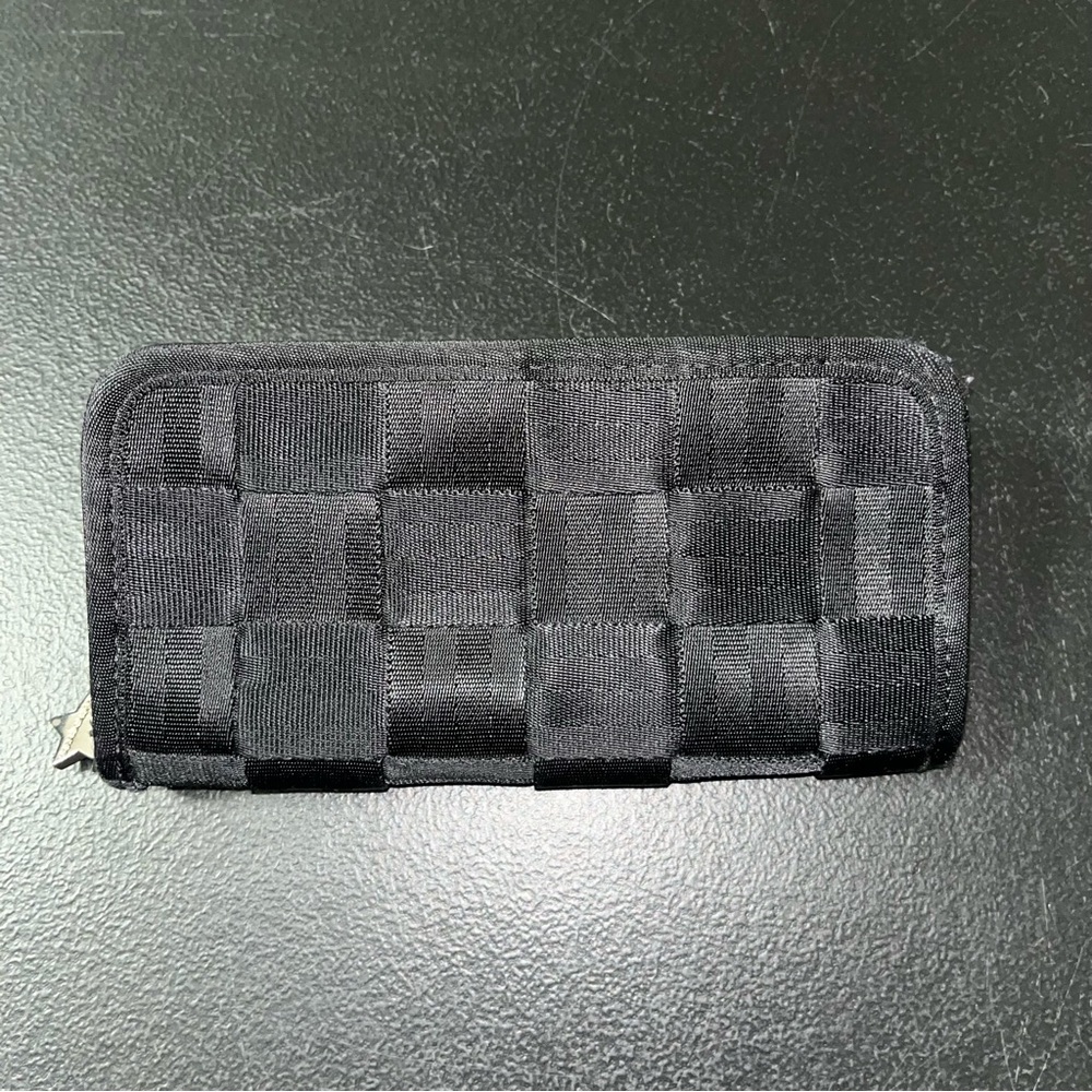 HARVEY'S SEATBELT Zip Around Collectible Black Wallet